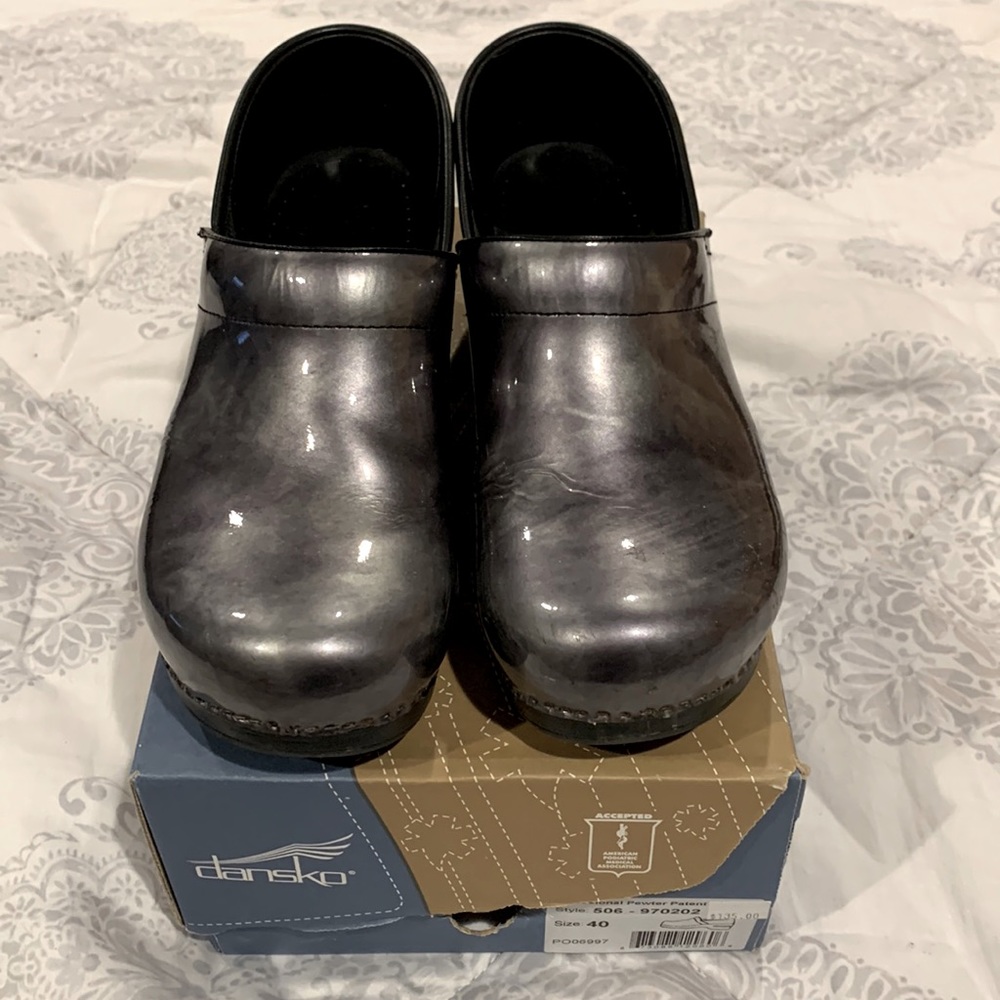 Dansko Professional Pewter Patent. Style 506-970202. Size 40